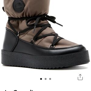 La CANADIENNE Black and Brown Winter Boots